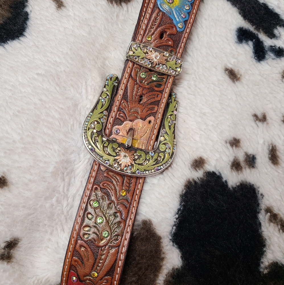 Ladies tooled genuine leather western bling belt, size small, measures 36" long